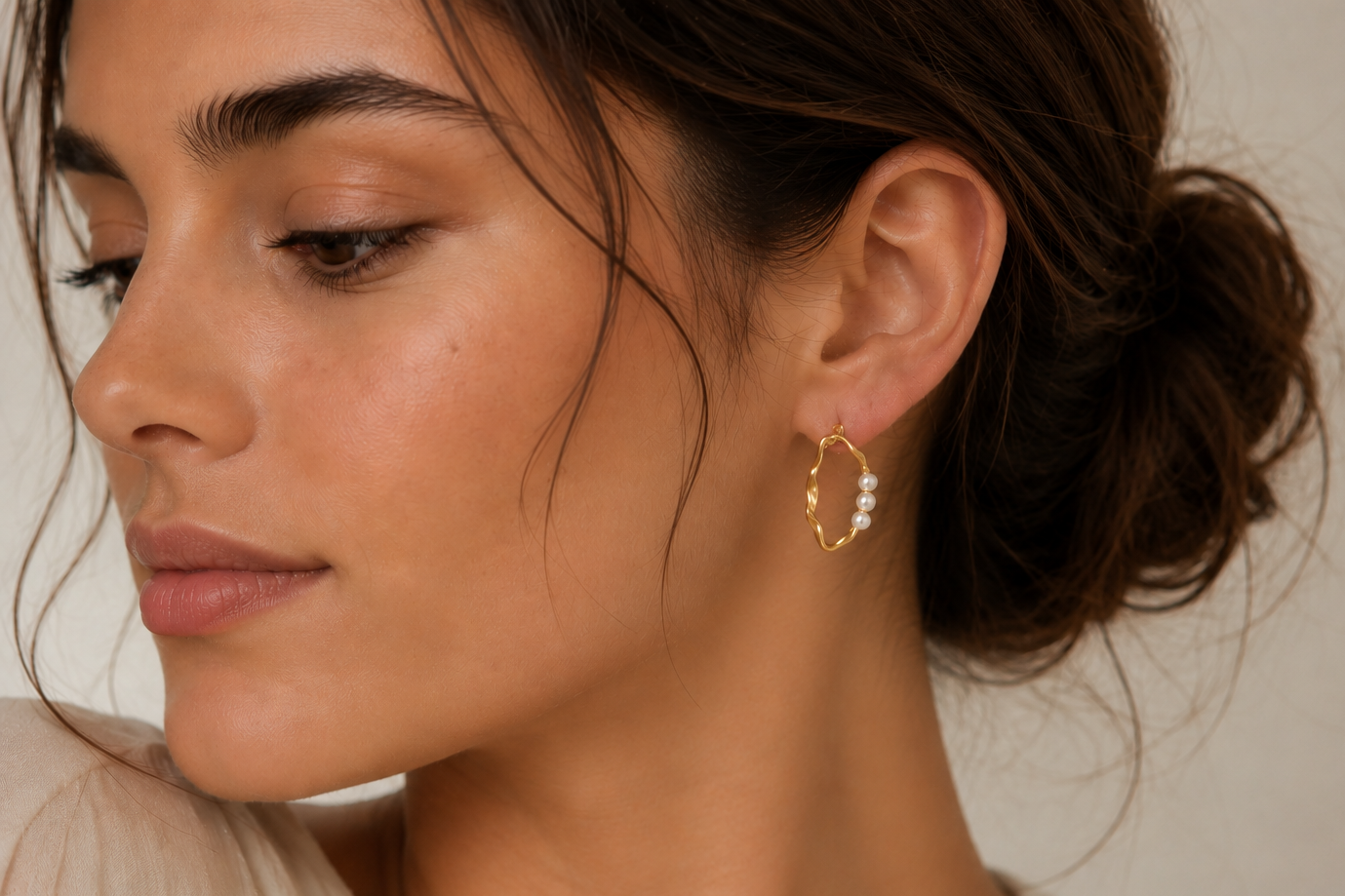 Silk Wave Pearl Studs