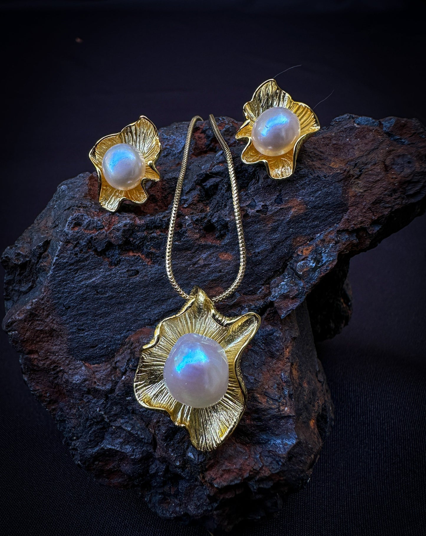Pearl Blossom Necklace