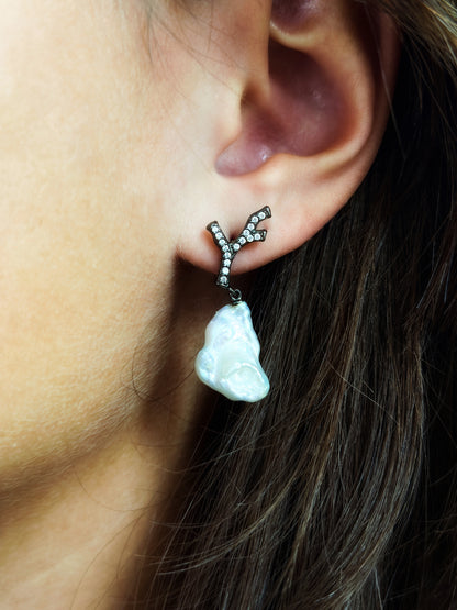 Baroque Pearl Black Silver Earrings