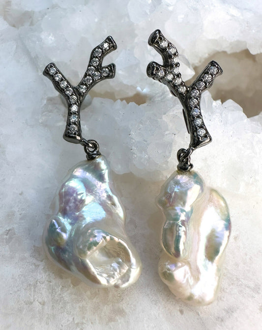 Baroque Pearl Black Silver Earrings