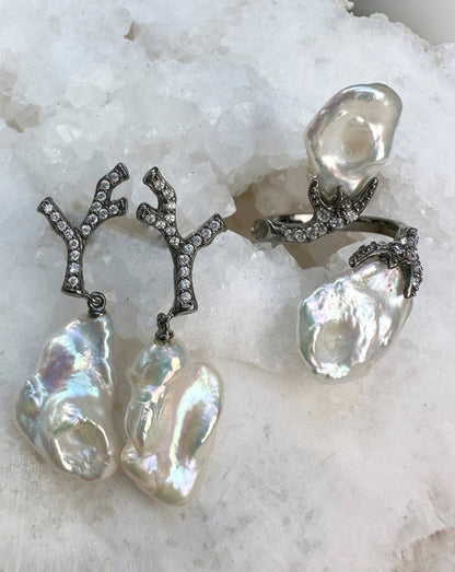 Baroque Pearl Black Silver Earrings