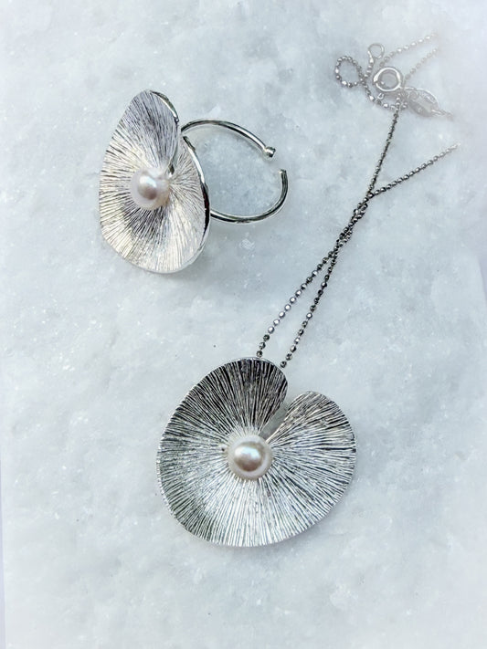 Pearl Lily Pad Ring