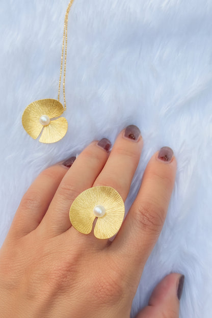 Pearl Lily Pad Ring