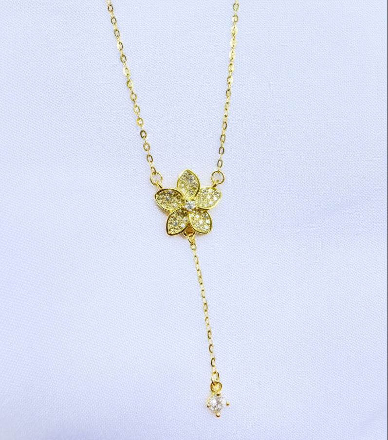 The Little Luxe - Flower Necklace