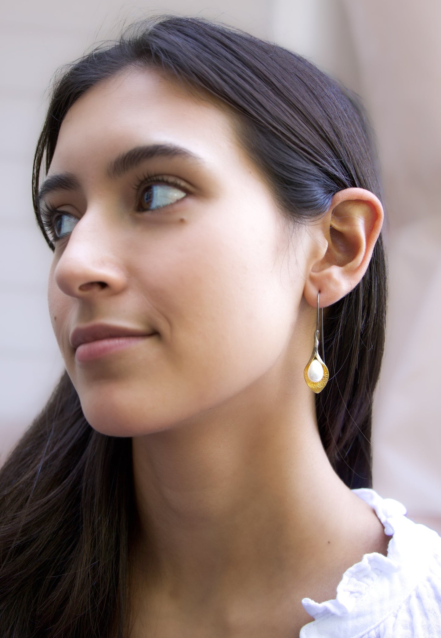 Calla Lily Pearl Earrings